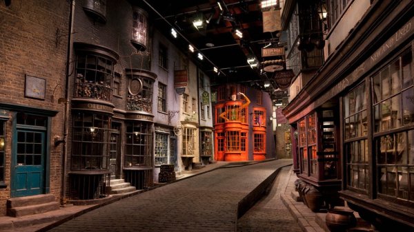 DiagonAlley1