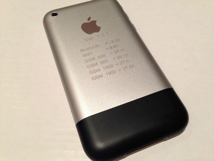iPhone รุ่น Prototype โผล่ขายอยู่บน ebay