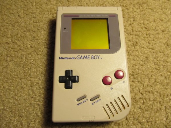 01 Original Game Boy Grey Front