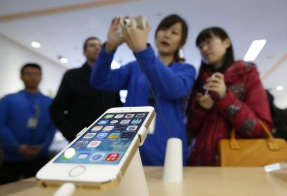 อยู่ยาก! สื่อจีนโยนบาป ‘ไอโฟน’ เป็นภัยความมั่นคงชาติ