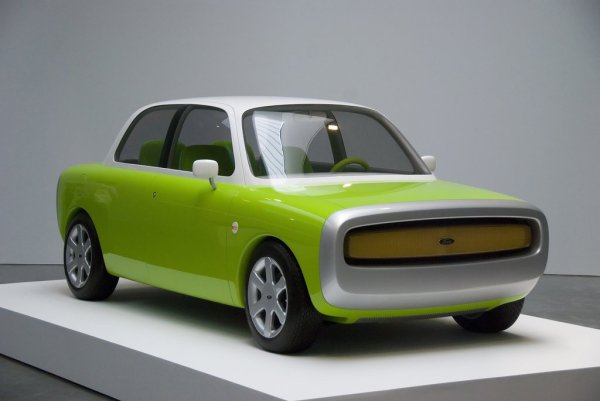 this-ford-concept-debuted-at-the-1999-tokyo-motor-show-we-dont-expect-a-car-from-apple-anytime-soon