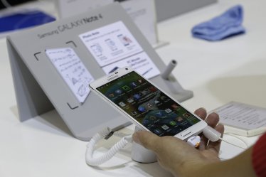 ซัมซุงเตรียมจะลดรุ่นสมาร์ทโฟนวางขายปีหน้า 30% เซ่นผลกำไรหดหาย