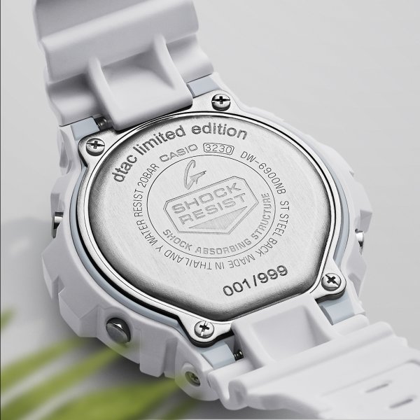 Low-Res_G-SHOCK_Pack Shot2