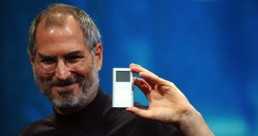 จะรอดหรือไม่? Apple ได้ Steve Jobs ขึ้นแก้ต่างกรณีถูกฟ้องร้องเรื่องผูกขาดตลาด Digital Music Player