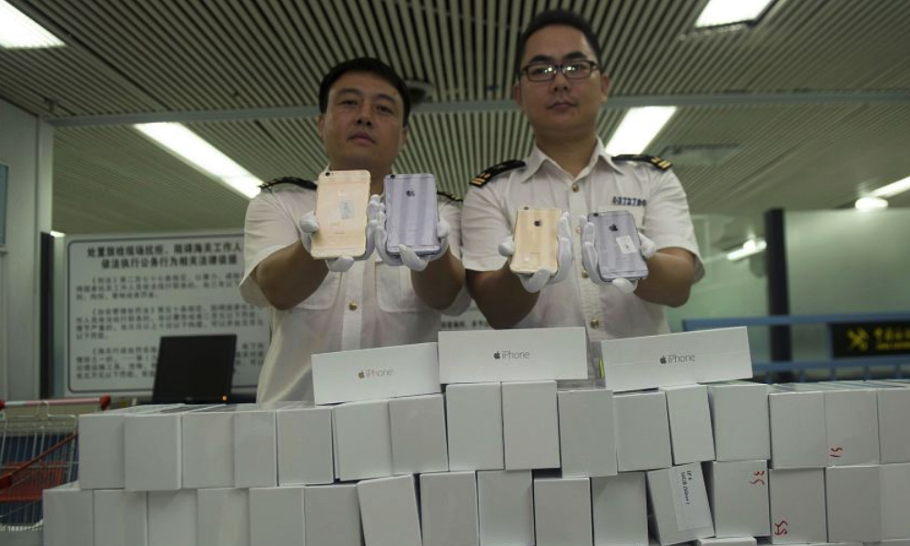 ดู Prison Break มากไปป่ะ? หัวขโมยจีน 3 คนเจาะกำแพงโกดังเข้าไปขโมย iPhone 6 จำนวน 240 เครื่องแต่สุดท้ายก็ไม่รอด