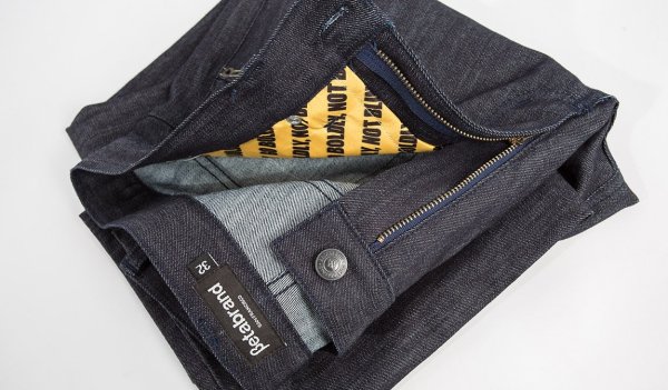 Symantec - READY Jeans (3)