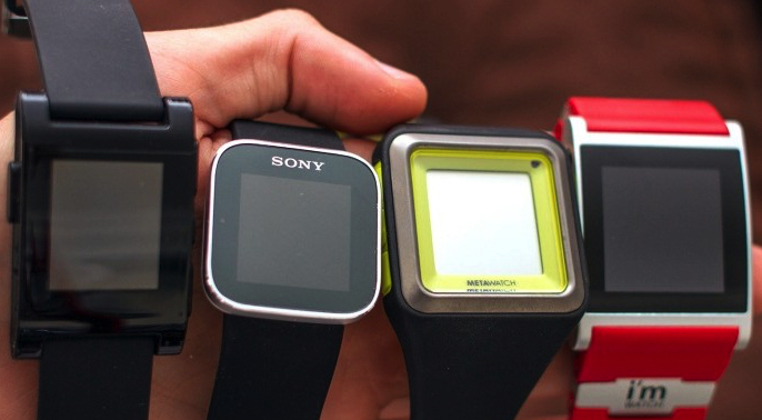 มหาวิทยาลัยในอังกฤษสั่งถอดนาฬิกาทุกชนิดก่อนเข้าสอบ เพื่อกันการทุจริตที่จะเกิดจาก smartwatch