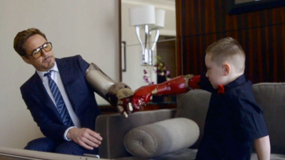 Robert Downey Jr. มอบแขน Iron Man ให้เด็กชายอายุ 7 ขวบ