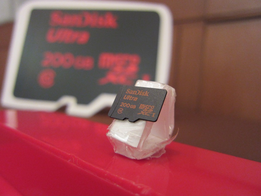 เรียกได้ว่าเป็น 1 ใน MicroSD ที่จุได้เยอะที่สุดในโลก ณ ปัจจุบัน