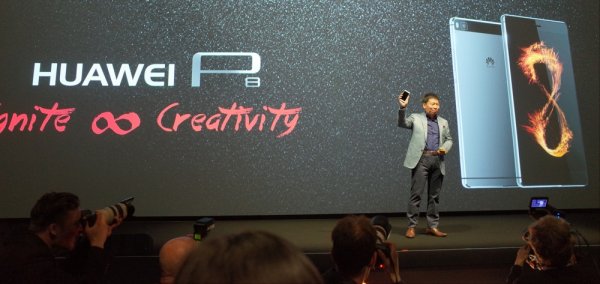 คุณ Richard Yu, CEO ของ Huawei Consumer Business Group เปิดตัว P8