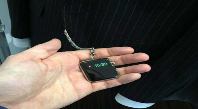 ดูดีไปอีกแบบ! Tom Ford เปลี่ยน Apple Watch สุดเท่ ให้เป็น pocket watch สุดเก๋