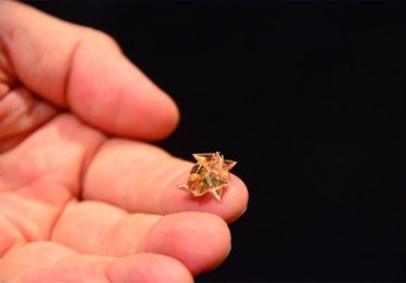 Origami หุ่นยนต์พลังงานแม่เหล็กมินิสุดล้ำขยับได้.. และตัวเล็กจิ๋ว!!