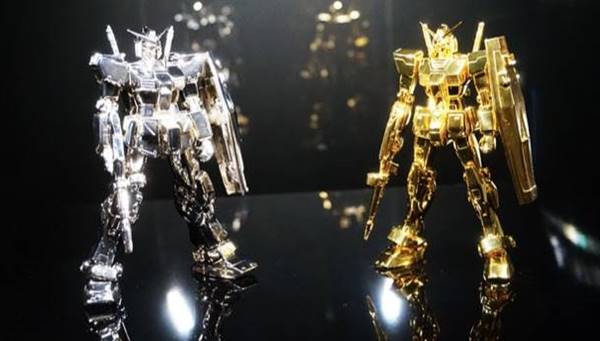 ชมหุ่นกันดั้ม ทองคำขาวตัวละ 30 ล้านจากงาน Art of Gundam