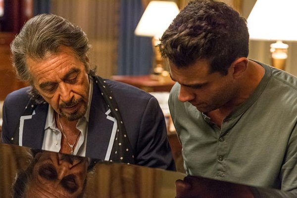 al-pacino-and-bobby-cannavale-in-danny-collins.jpg_srz_616_412_75_22_0.50_1.20_0