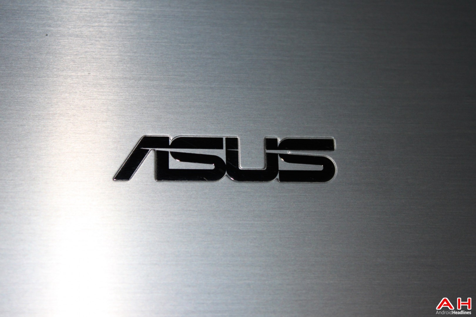 Asus ประกาศเป้าติดท็อป 10 ผู้ผลิตตลาดมือถือทั่วโลกภายในปีหน้า