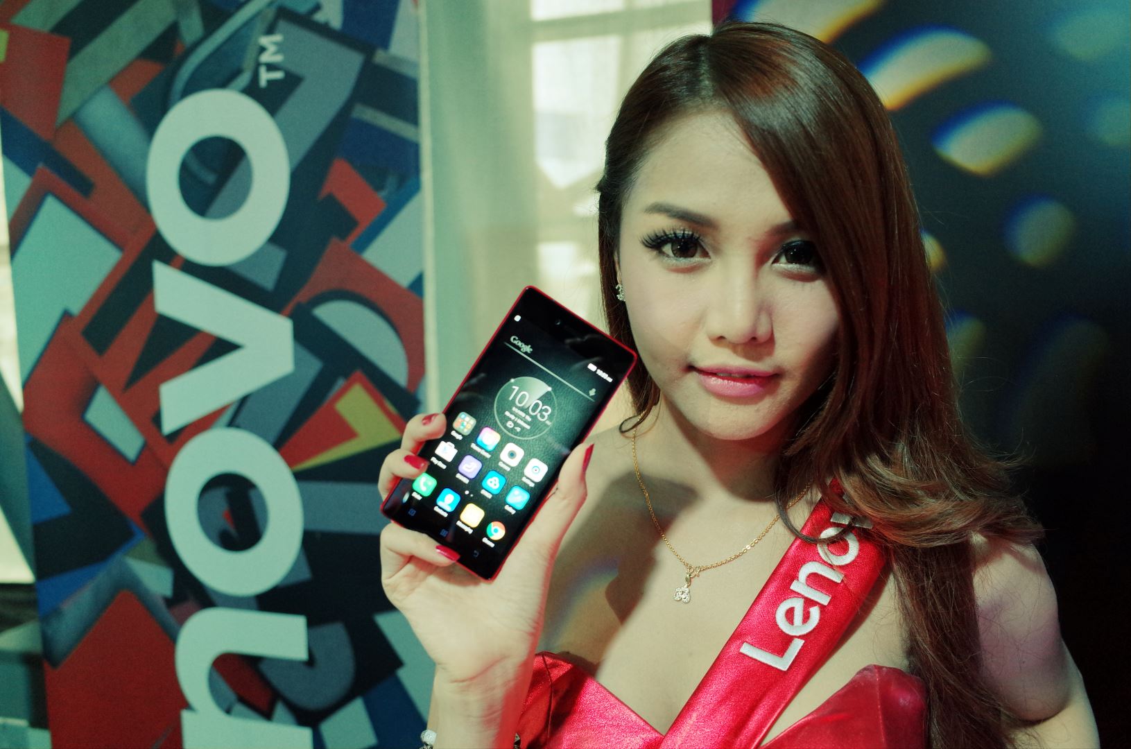 เปิดตัว Lenovo Vibe Shot สมาร์ทโฟนเน้นถ่ายรูป!