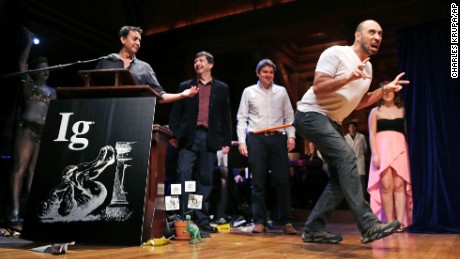 Ig Nobel ปีนี้มีเซอร์ไพรส์ ตำรวจไทยคว้ารางวัล