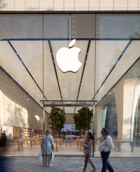 Apple-Store-Brussels_dezeen_4