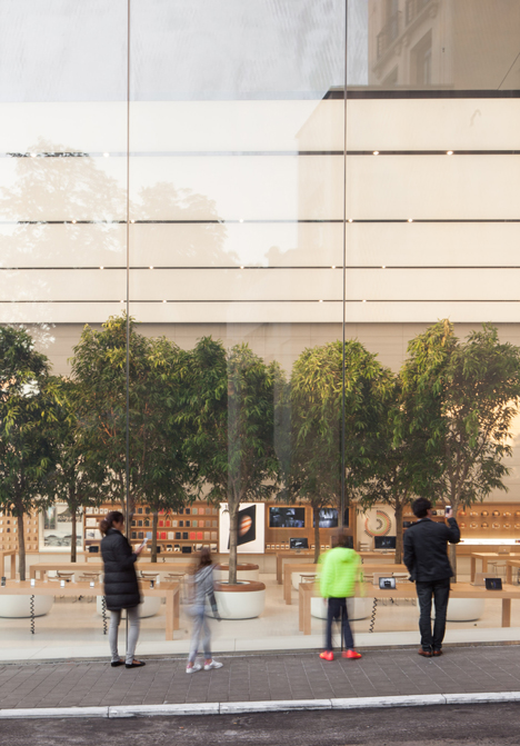 Apple-Store-Brussels_dezeen_6