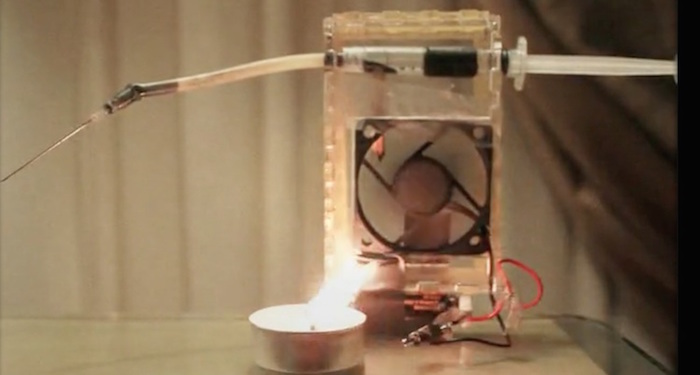 นักศึกษาสถาบัน MIT สร้างชื่อ ประดิษฐ์เครื่องมือเปลี่ยนมลพิษทางอากาศ…ให้เป็นหมึกพิมพ์!!