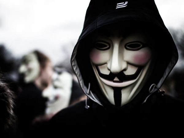 #OpParis: “Anonymous” เปิดศึก ทำการปิดตัว Twitter 5,500 แอคเคาท์ของ “ISIS” และไม่ใช่แค่นั้น!..