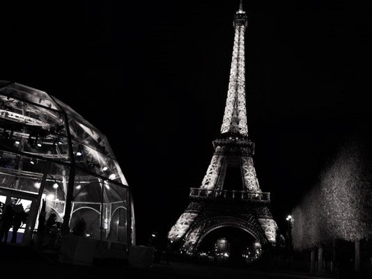 ภาพ Peace of Paris ถูกเผยแพร่ไปทั่วโซเชียลเน็ตเวิร์ค