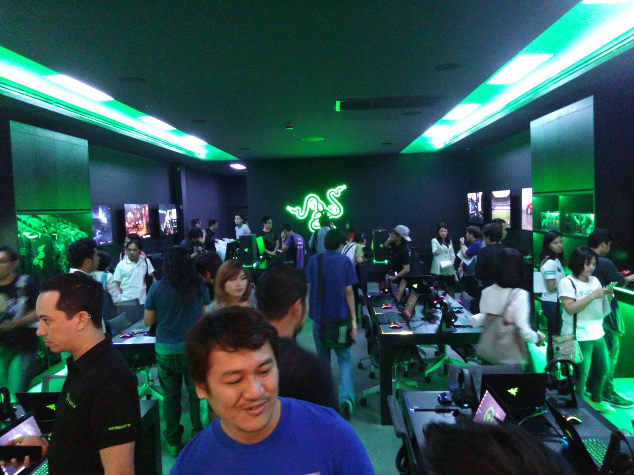 มาแล้ว !! เปิดตัว Razer Store TH สาขาใหญ่ที่สุดในประเทศไทย