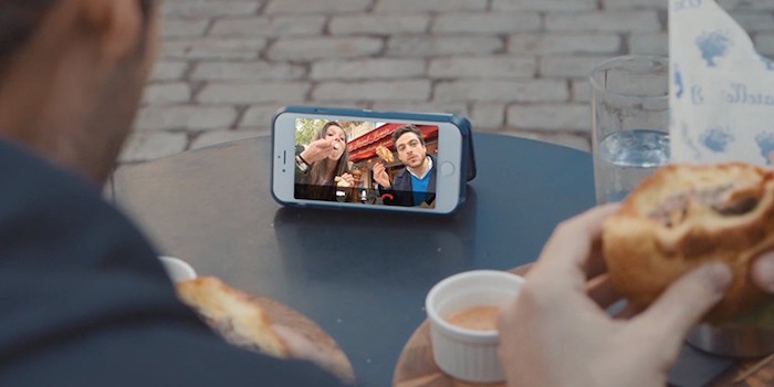 stikbox-selfie-stick-smartphone-case-designboom-07-818x409