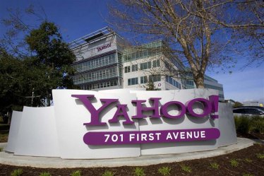 A Yahoo! signs sits out front of their headquarters in Sunnyvale, California in this February 1, 2008 file photo. REUTERS/Kimberly White/Files