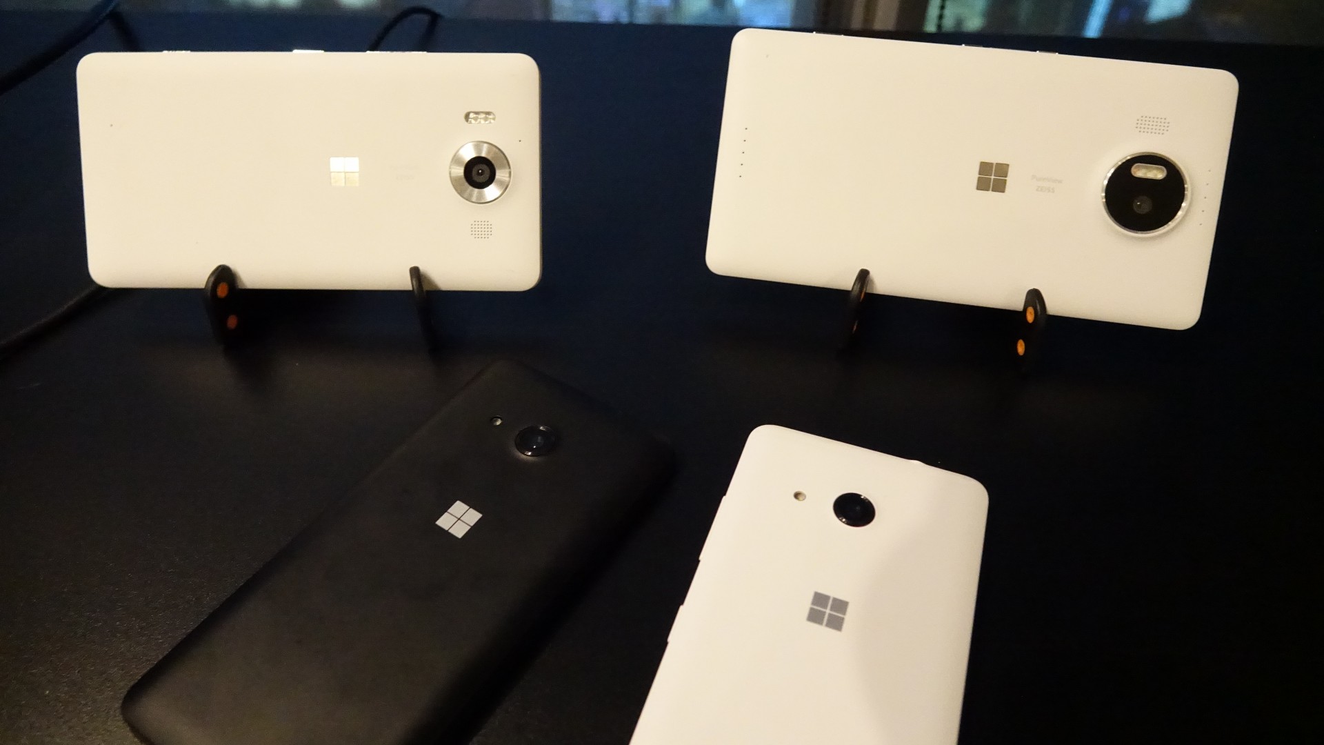 Microsoft Lumia 950 และ 950 XL เปิดตัวในไทยแล้วจ้า (พ่วงน้องเล็ก 550 มาด้วย)