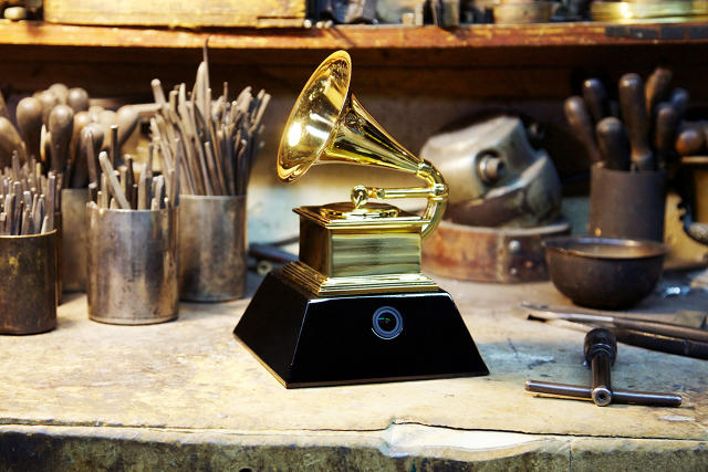 เทคโนโลยีเจ๋งๆ GRAMMYcam ถ้วยรางวัลในงานประกาศรางวัล Grammy
