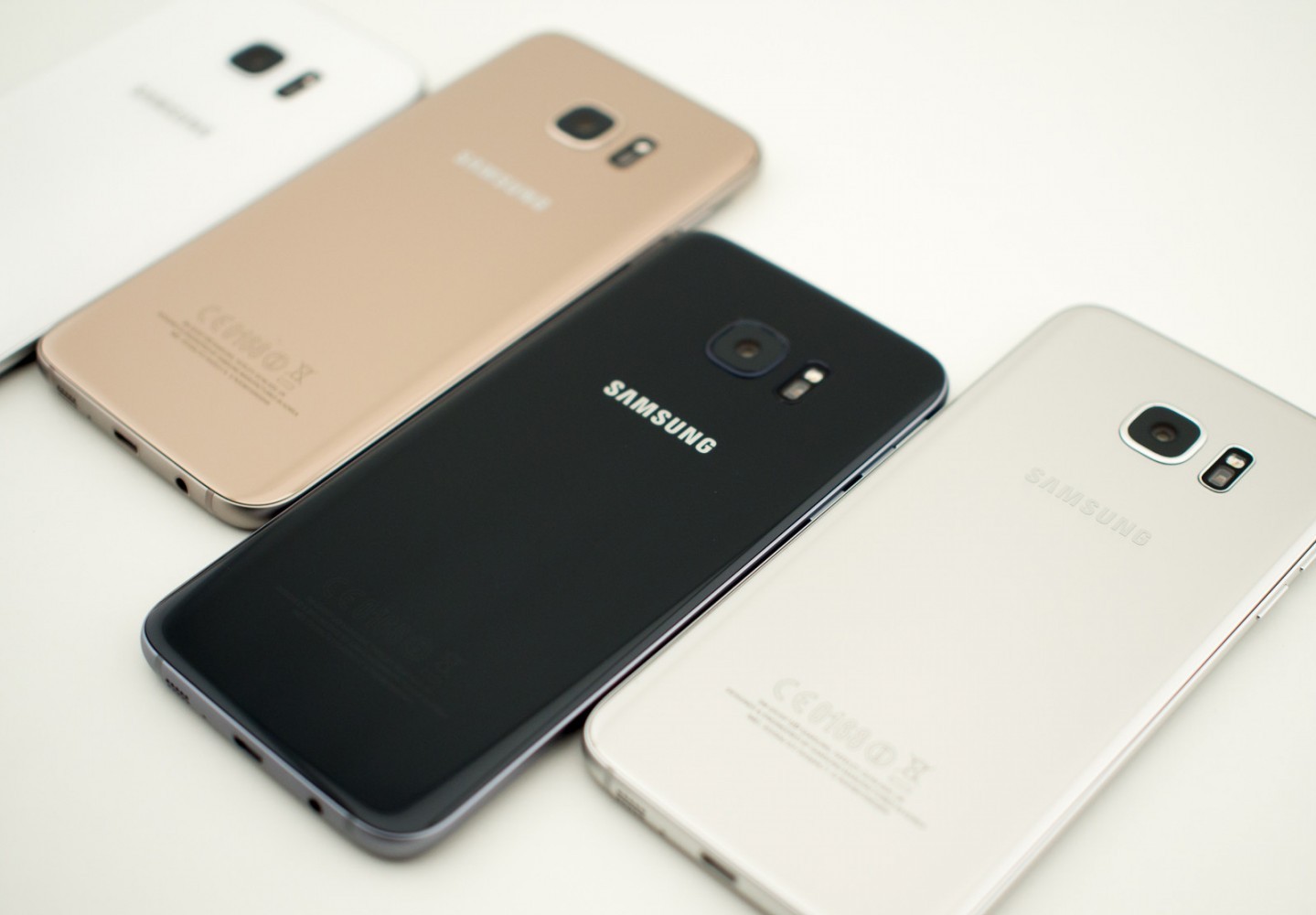Galaxy S7 และ S7 edge 4 สี 4 สไตล์