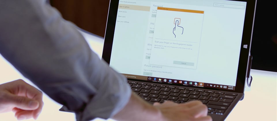 Microsoft เปิดพรีออเดอร์ Type Cover with Fingerprint ID ใช้กับ Surface Pro 3/4 ในไทยแล้ว