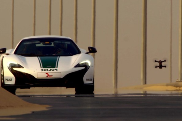 ชมการประลองความเร็วระหว่าง Drone กับ McLaren ที่ประเทศดูไบ