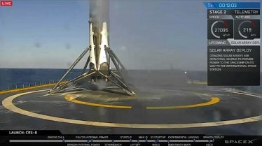 SpaceX สร้างประวัติศาสตร์ ลงจอดบนเรือกลางทะเลได้สำเร็จ