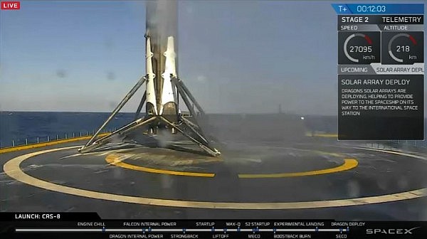 SpaceX สร้างประวัติศาสตร์ ลงจอดบนเรือกลางทะเลได้สำเร็จ