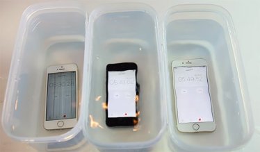 จับ iPhone SE แช่น้ำสักชั่วโมง…จะรอดไหม?