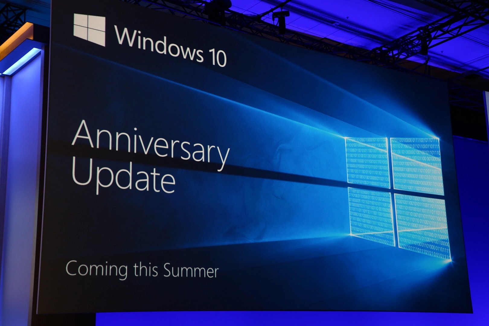 สไลด์ของ Windows 10 Anniversary Update ในงาน Build 2016 มีโค้ดลับซ่อนอยู่ รู้ป่าว??