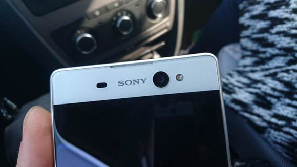 Sony-Xperia-C6-2