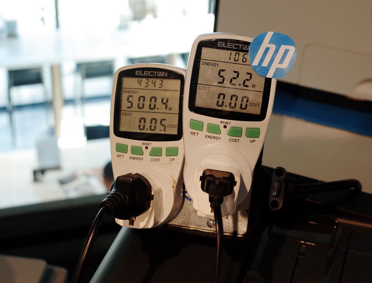 การกินไฟของเครื่องพิมพ์เวลาทำงาน ซ้ายคือ Laser Printer ทั่วไป ขวาคือ HP Pagewide