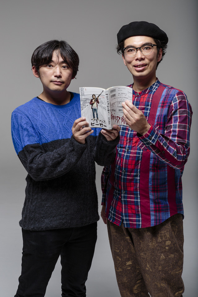 Kengo Hanazawa ผู้เขียน ถ่ายรูปกับ Katagiri ศิลปินตลกชื่อดังที่มาแสดงรับเชิญ