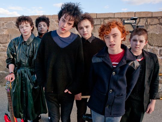 Sing Street: เพราะชีวิตแฮปปี้แซด เพลงเพราะ สนุกครบรส เรื่องนี้พี่เชียร์ - #beartai