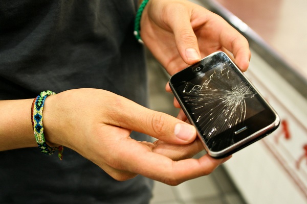 iPhone 8 บอดี้กระจกล้วน: ปฏิวัติ หรือ หายนะ ?