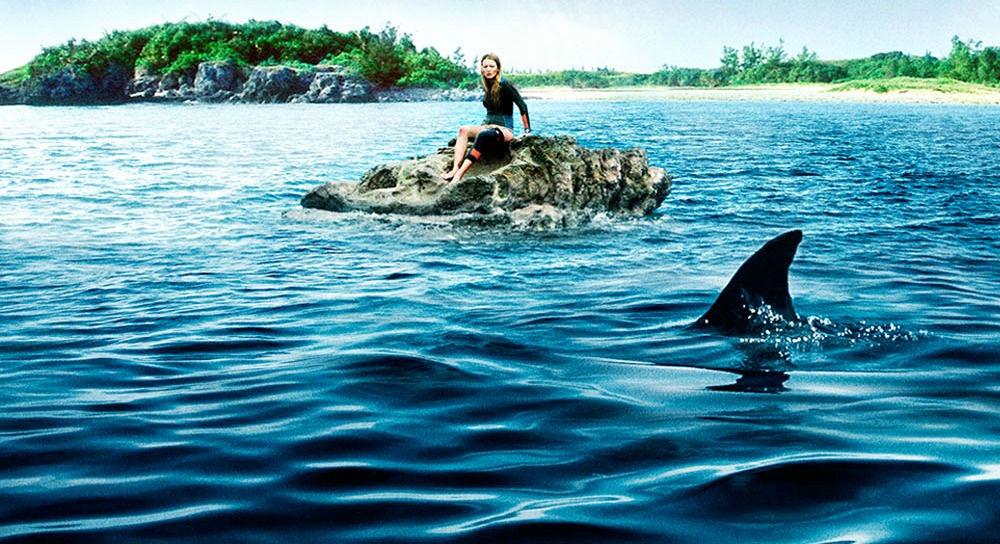 Blake-Lively-and-the-Shark-the-shallows-39717776-1000-544