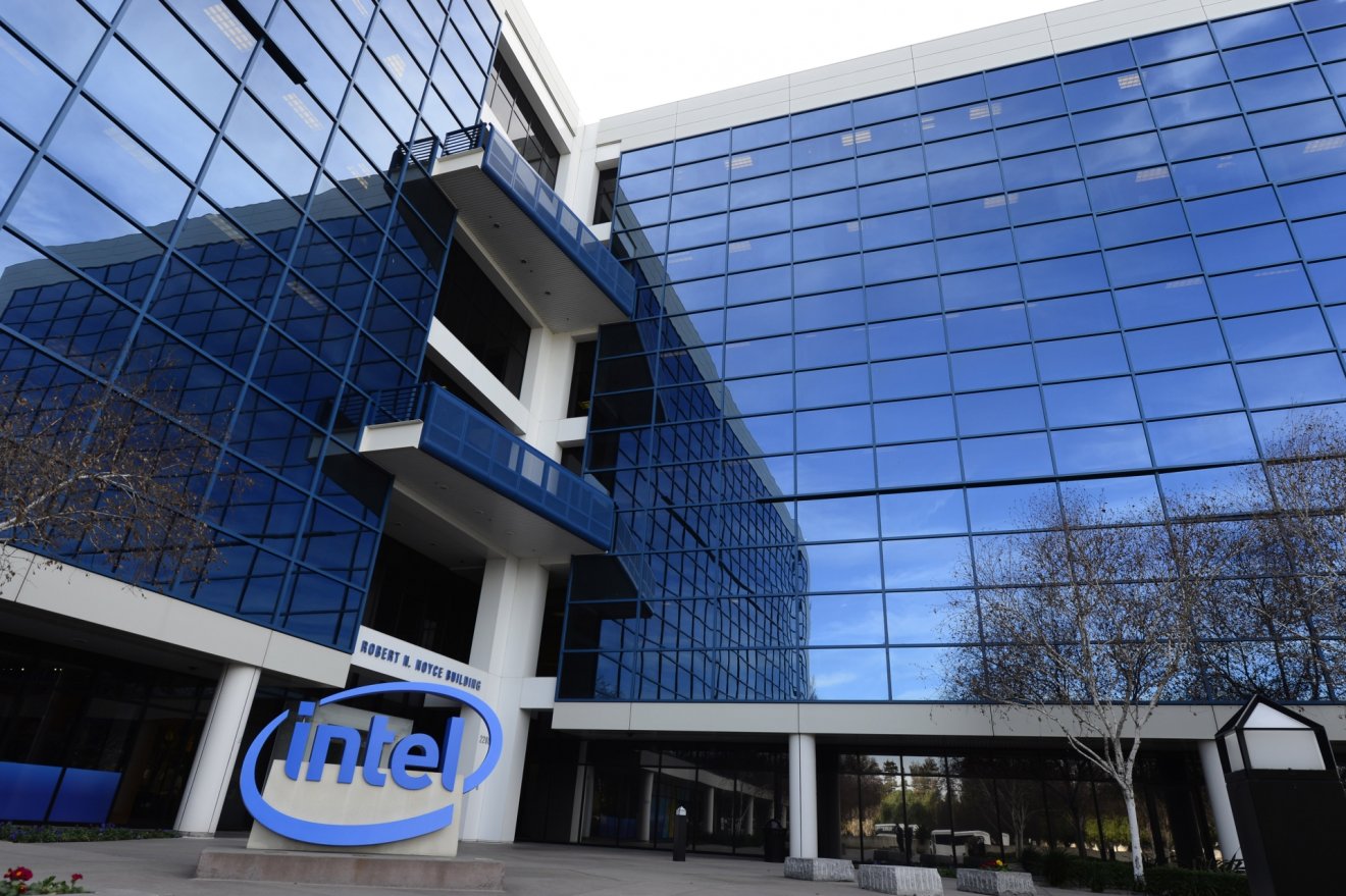 Intel ท้าทาย TSMC พร้อมชิงสิทธิ์เป็นผู้ผลิตชิปของ Apple !!