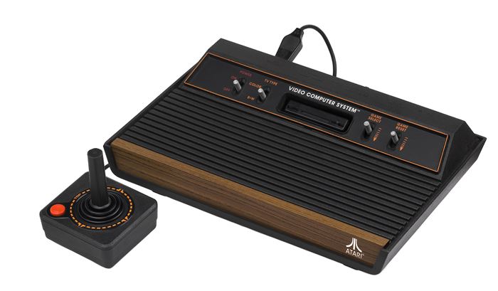 ชมคลิป จะเกิดอะไรขึ้นถ้าเด็กรุ่นใหม่มาเล่นเครื่อง Atari เกมคอนโซลรุ่นคุณพ่อ