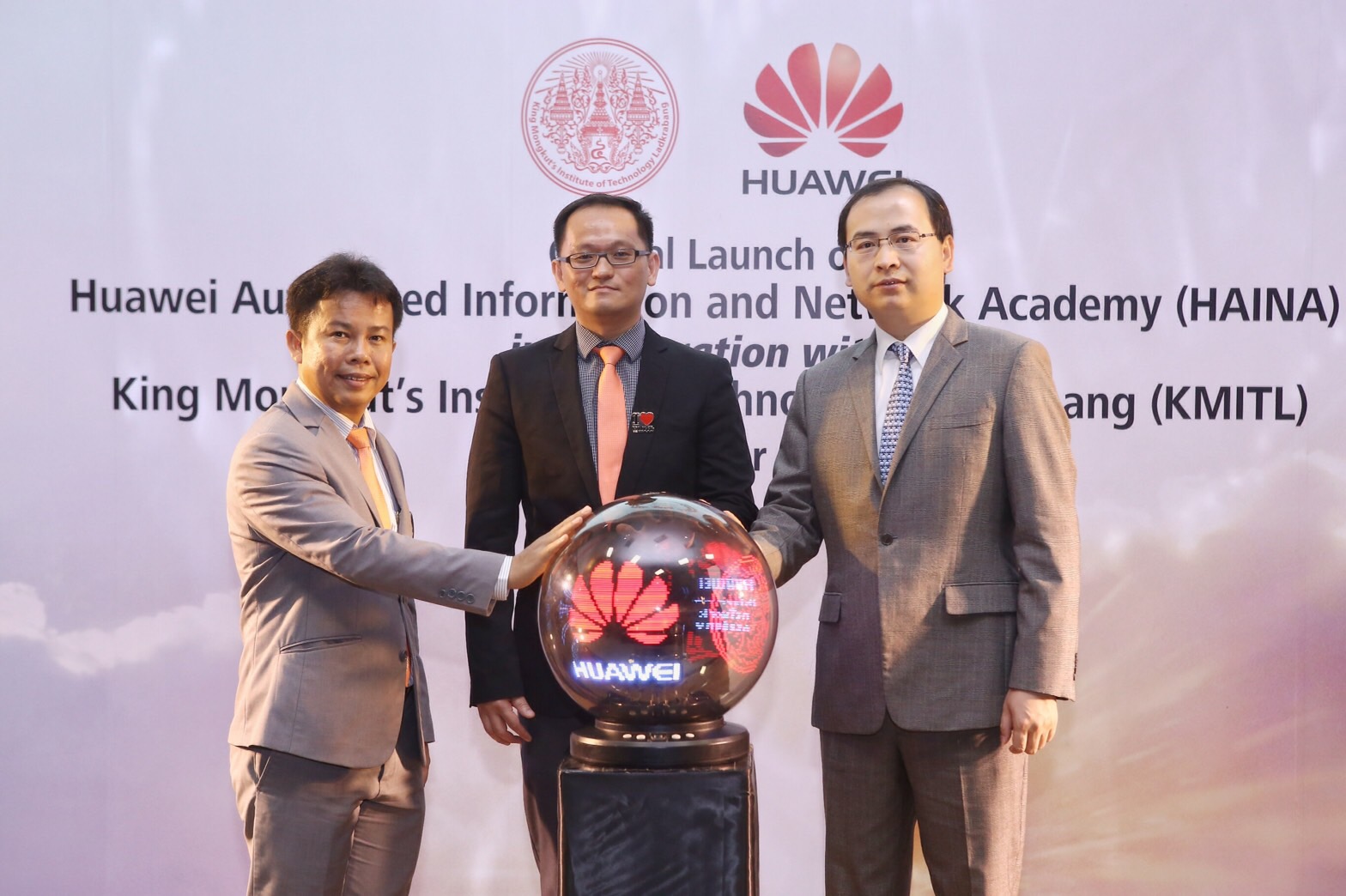 Huawei เปิดโครงการ HAINA เสริมความรู้ด้านเน็ตเวิร์คให้เด็ก สจล. ฟรี !!