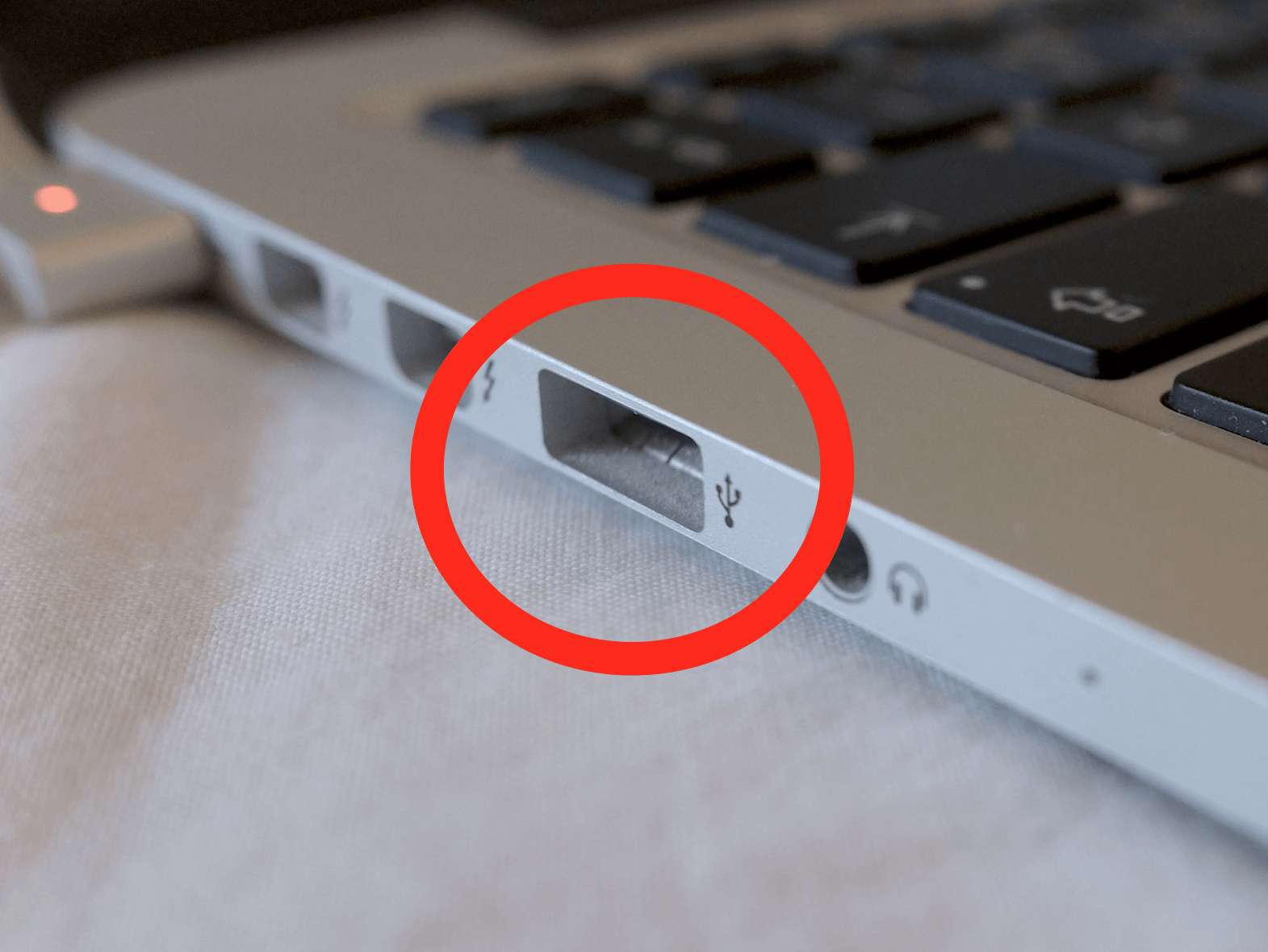 ลือหนัก Apple เตรียมตัดช่องพอร์ต USB ทิ้งใน MacBook Pro ตัวใหม่ด้วย