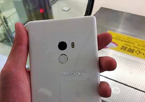 สมาร์ทโฟนไร้ขอบ Xiaomi Mi MIX จะมีรุ่นสีขาวด้วย