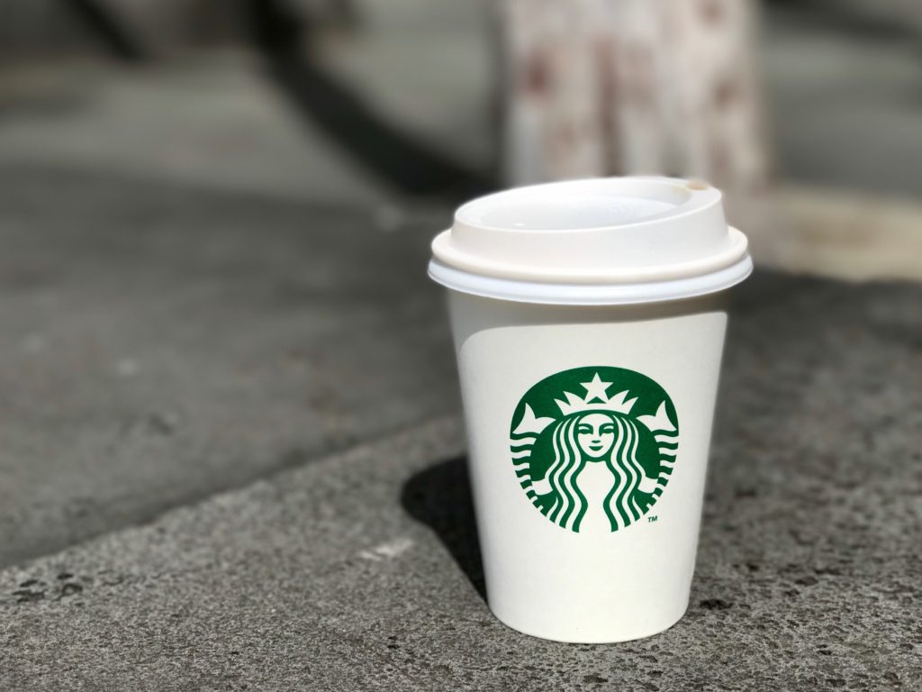 Starbucks สหรัฐฯ ไม่รับแก้วส่วนตัวของลูกค้า ป้องกันการแพร่ระบาดของเชื้อไวรัส